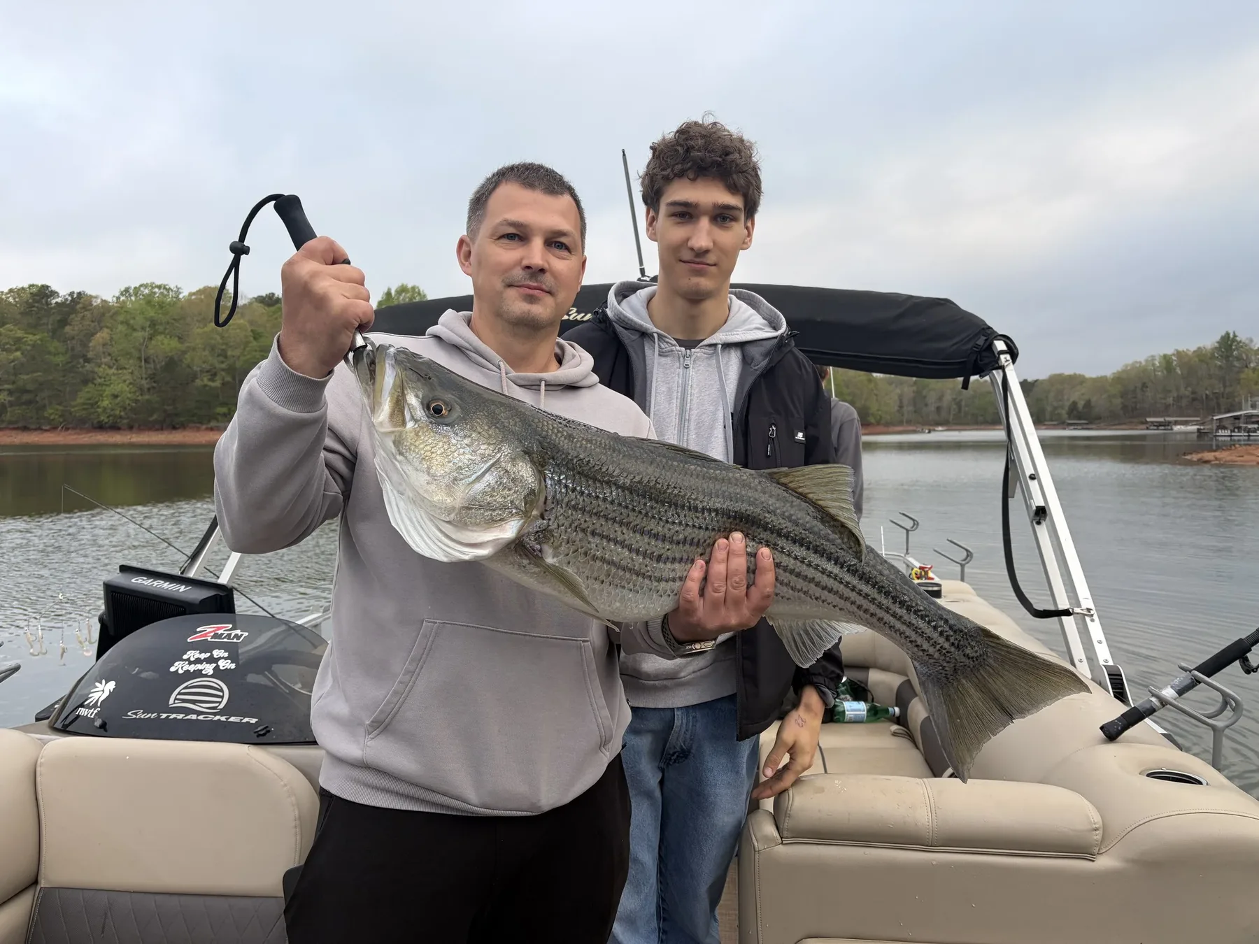 Lake Hartwell striper fishing with Reel Rabb — guided trip photo 16
